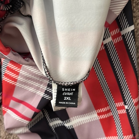 💜 3 for $10 SHEIN Red and Black Checkered Trousers - Picture 2 of 3